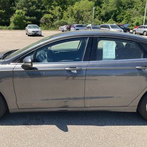 FORD FUSION SE - 4