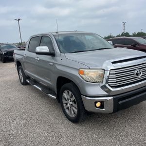 TOYOTA TUNDRA - 10