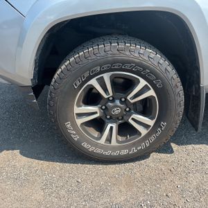 2018 Toyota TACOMA TRD SPORT — миниатюра 17