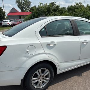 2015 Chevrolet SONIC LS — фото 9