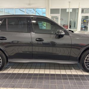 MERCEDES-BENZ GLC - 10