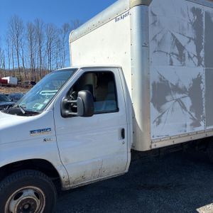 FORD E-350 CUTAWAY - 2