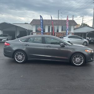 FORD FUSION SE - 10