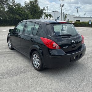 2011 Nissan VERSA 1.8S — фото 5