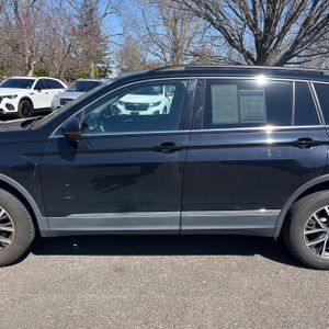 VOLKSWAGEN TIGUAN SE 4MOTION - 4