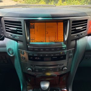 صورة مصغرة 39 لـ 2010 Lexus LX 570 BASE