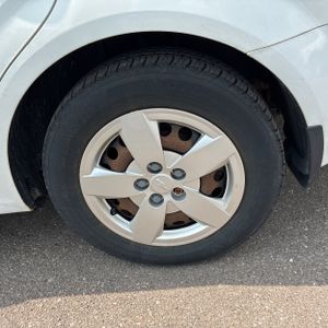 2015 Chevrolet SONIC LS — миниатюра 18