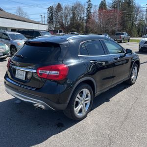 MERCEDES-BENZ GLA - 7