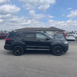 FORD EXPLORER XLT - 10
