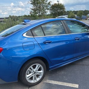 2017 Chevrolet CRUZE LT AUTO photo 9