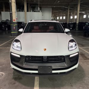 2023 Porsche MACAN T — миниатюра 14