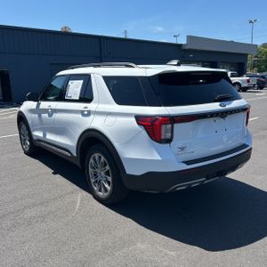 FORD EXPLORER ACTIVE - 5