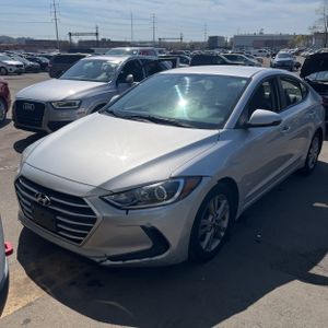 HYUNDAI ELANTRA SE - 1