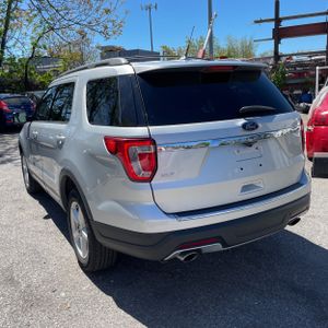 FORD EXPLORER XLT - 4
