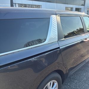 KIA CARNIVAL LX - 9