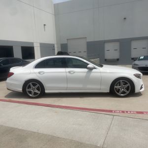 MERCEDES-BENZ E-CLASS - 10