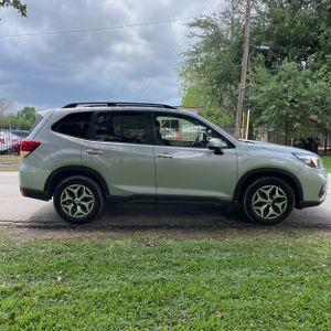 SUBARU FORESTER PREMIUM - 10