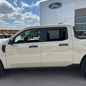 FORD MAVERICK XLT - 4