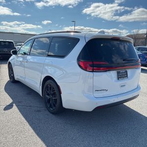 CHRYSLER PACIFICA TOURING L - 5