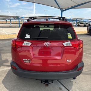 صورة 7 لـ 2014 Toyota RAV4 XLE
