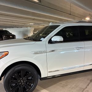 2023 Lincoln NAVIGATOR L RESERVE — фото 2