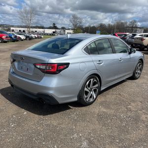 SUBARU LEGACY LIMITED XT - 8