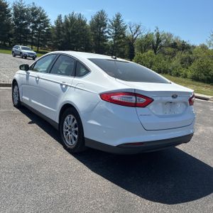 FORD FUSION S - 5