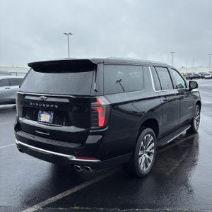 CHEVROLET SUBURBAN - 8