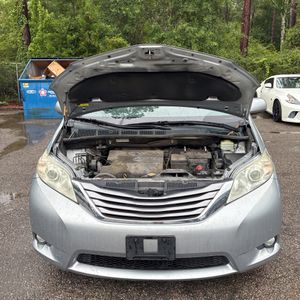 2015 Toyota SIENNA XLE 8-PASSENGER thumbnail 45