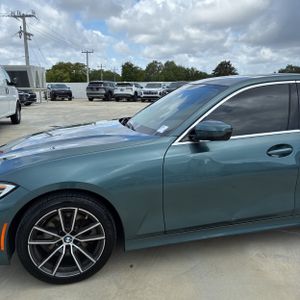 BMW 3 Series 330i - 2