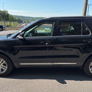 FORD EXPLORER XLT - 4