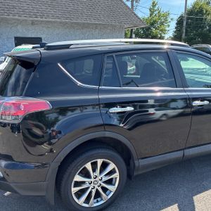 2018 Toyota RAV4 LIMITED photo 9