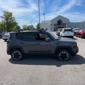 JEEP RENEGADE TRAILHAWK - 10