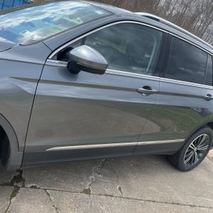VOLKSWAGEN TIGUAN 2.0T SEL 4MOTION - 4