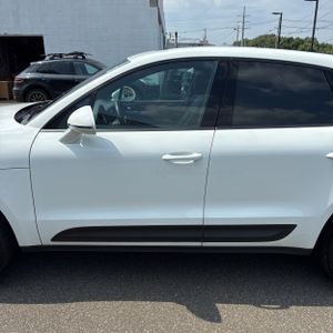 2023 Porsche MACAN photo 4
