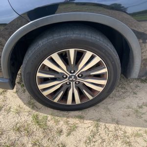 2020 Mitsubishi OUTLANDER SEL — миниатюра 17