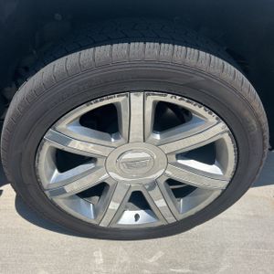 2018 Cadillac ESCALADE LUXURY — миниатюра 18