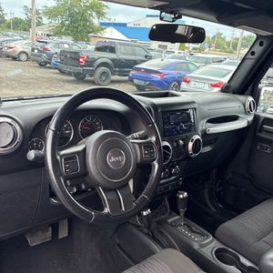 صورة مصغرة 35 لـ 2011 JEEP WRANGLER SAHARA