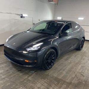 TESLA MODEL Y LONG RANGE - 1