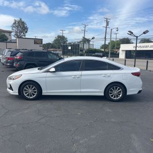 HYUNDAI SONATA SE - 3