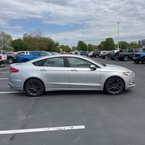 FORD FUSION SE - 10