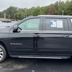 CHEVROLET SUBURBAN - 4