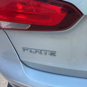 2017 KIA FORTE LX — миниатюра 23