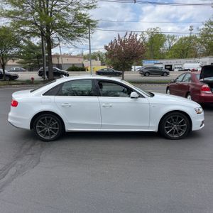 AUDI A4 2.0T PREMIUM - 10