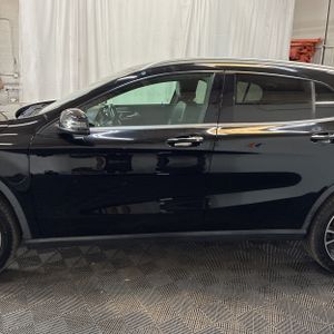 صورة 4 لـ 2019 Mercedes-BENZ GLA