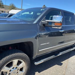 CHEVROLET SILVERADO - 2