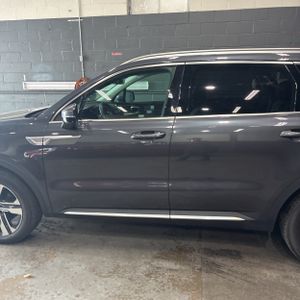 KIA SORENTO HYBRID EX - 4