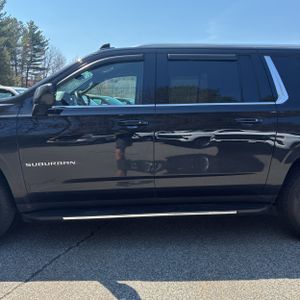 CHEVROLET SUBURBAN LS - 4