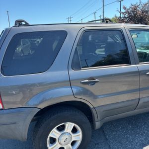 FORD ESCAPE XLT - 9