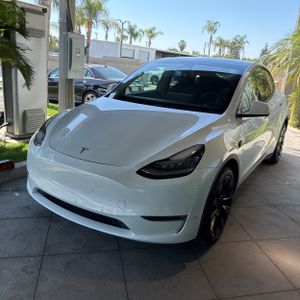 TESLA MODEL Y LONG RANGE - 1